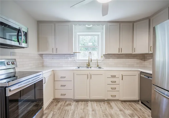 Photo 4 of Sale Pending at 477 Ridge Rd, Webster, NY 14580 | MLS# R1705120 | Listing updated on 2026-08-21