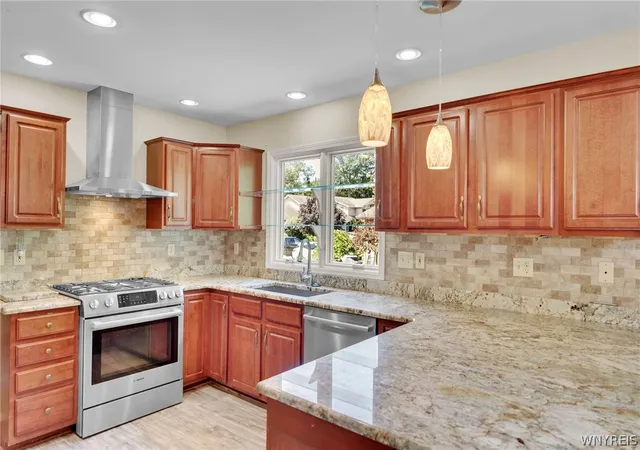Photo 2 of Sale Pending at 1620 Old Manor Dr, Derby, NY 14047 | MLS# B1704001 | Listing updated on 2026-08-14