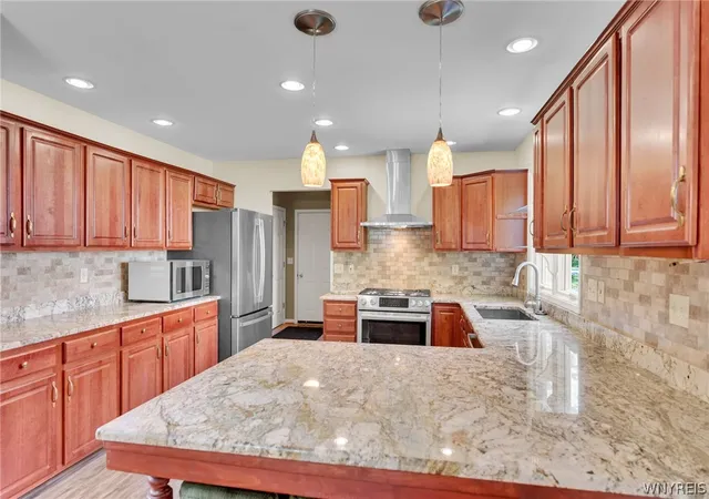 Photo 3 of Sale Pending at 1620 Old Manor Dr, Derby, NY 14047 | MLS# B1704001 | Listing updated on 2026-08-14