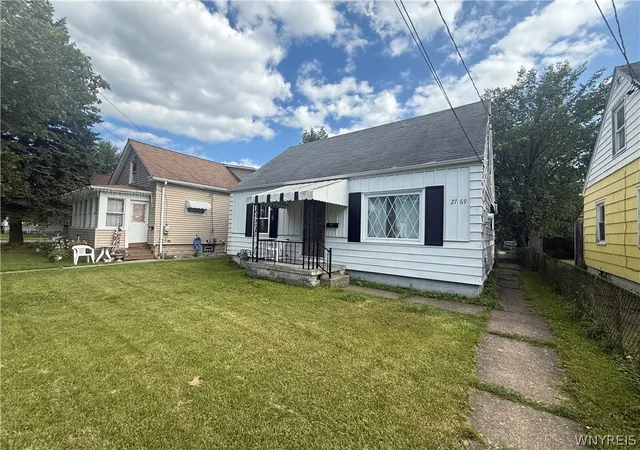 Photo 3 of Single family home for sale at 2769 Falls St, Niagara Falls, NY 14303 | MLS# B1703399 | Listing updated on 2026-08-06