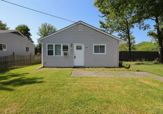Photo 2 of Sale Pending at 7925 Galileo Cir, Bridgeport, NY 13030 | MLS# S1704224 | Listing updated on 2026-08-16