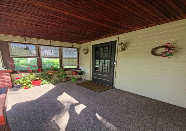 Photo 3 of Single family home for sale at 660 W Washington Ave, Elmira, NY 14901 | MLS# R1705155 | Listing updated on 2026-09-15