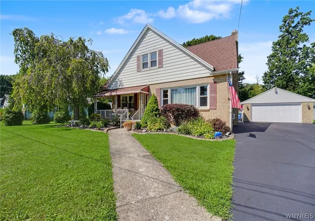 Photo 2 of Sale Pending at 100 Wayne Ave, Buffalo, NY 14228 | MLS# B1704325 | Listing updated on 2026-08-15