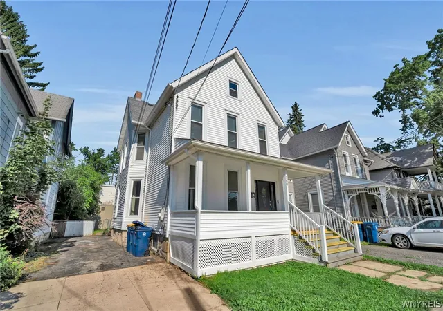 Photo 1 of Single family home for sale at 160 Cottage St, Lockport, NY 14094 | MLS# B1705169 | Listing updated on 2026-08-07