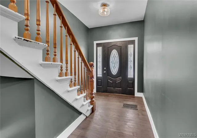Photo 3 of Single family home for sale at 160 Cottage St, Lockport, NY 14094 | MLS# B1705169 | Listing updated on 2026-08-07
