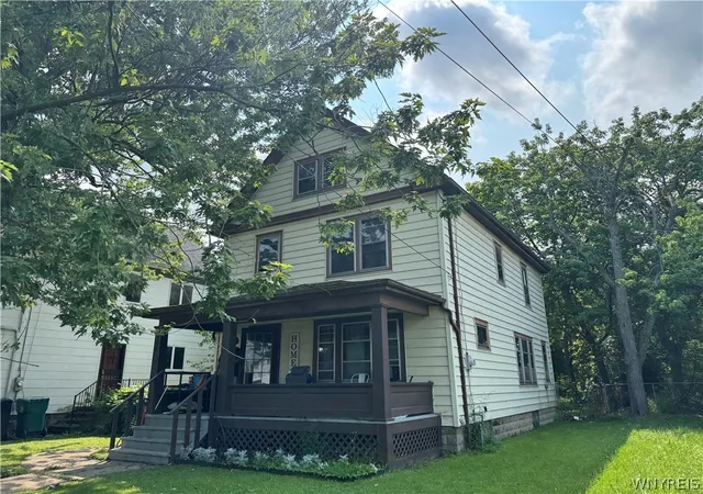 Photo 1 of Single family home for sale at 828 15th Street, Niagara Falls, NY 14301 | MLS# B1703412 | Listing updated on 2026-08-07