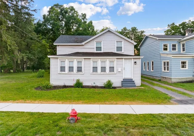 Photo 2 of Single family home for sale at 16 Meadow St, Clinton, NY 13323 | MLS# S1705195 | Listing updated on 2026-09-01