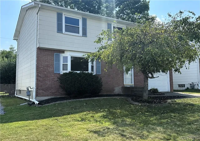 Photo 3 of Sale Pending at 75 Caprice Dr, Buffalo, NY 14227 | MLS# B1704029 | Listing updated on 2026-08-26