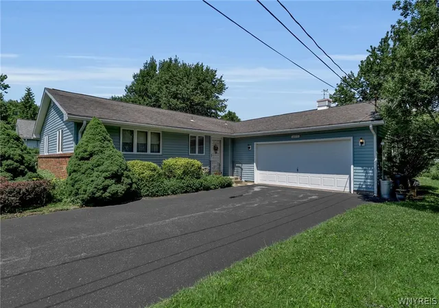 Photo 1 of Sale Pending at 2579 Niagara Rd, Niagara Falls, NY 14304 | MLS# B1704805 | Listing updated on 2026-08-18