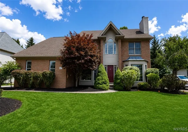 Photo 1 of Sale Pending at 127 Covent Garden Ln, Buffalo, NY 14221 | MLS# B1704898 | Listing updated on 2026-08-24