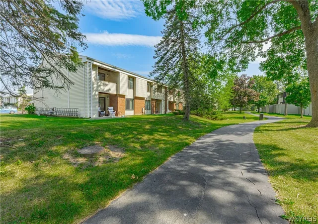 Photo 3 of Sale Pending at 9 Southcreek Ct #D, East Amherst, NY 14051 | MLS# B1698023 | Listing updated on 2026-08-21