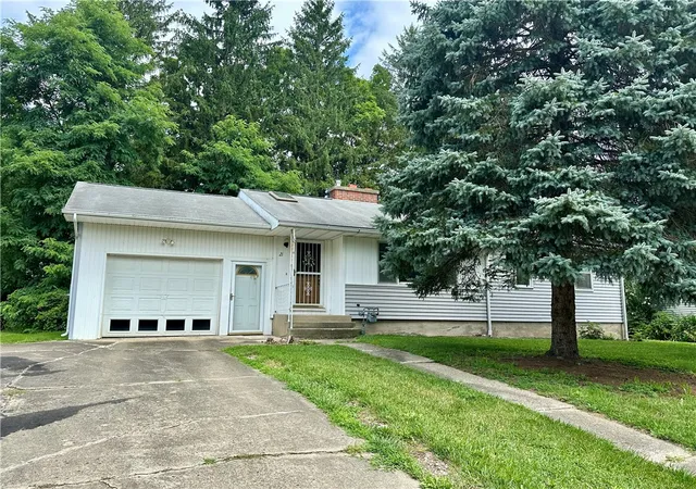 Photo 2 of Sale Pending at 21 Speer Dr, Corning, NY 14830 | MLS# R1705234 | Listing updated on 2026-08-17