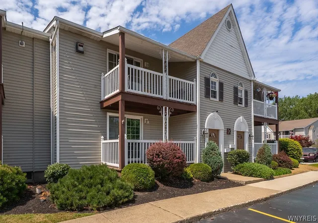 Photo 2 of Sale Pending at 400 West Ave #E3, West Seneca, NY 14224 | MLS# B1704403 | Listing updated on 2026-08-31