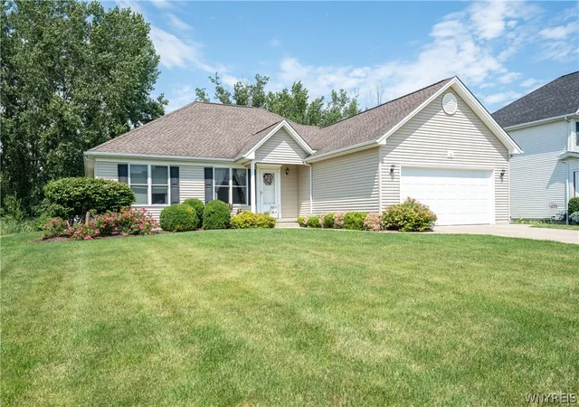 Photo 2 of Sale Pending at 16 Garnet Dr, Buffalo, NY 14227 | MLS# B1704390 | Listing updated on 2026-08-30