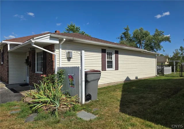 Photo 2 of Single family home for sale at 1004 Sherman Ave, Rome, NY 13440 | MLS# S1705101 | Listing updated on 2026-08-26