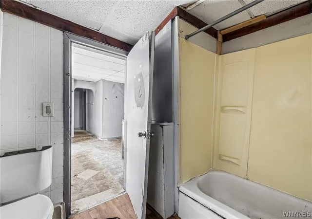 Listing Photo 5 - Condo for sale in building located at 2295 Niagara St, Buffalo, NY 14207