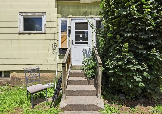Photo 3 of Multi family home for sale at 16 Park Pl, Lockport, NY 14094 | MLS# B1705321 | Listing updated on 2026-08-07