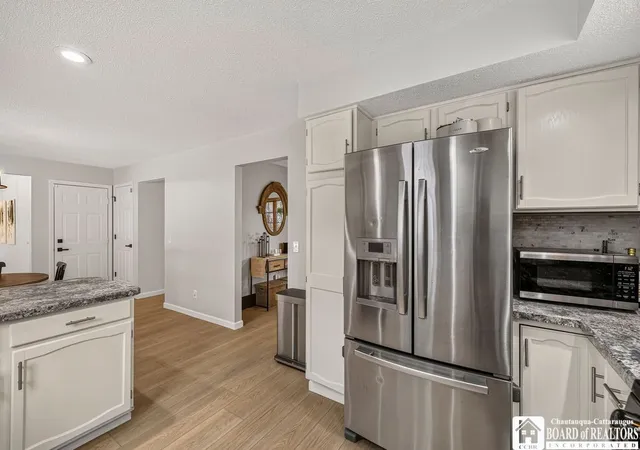 Photo 3 of Sale Pending at 44 Wedgewood Dr, Cheektowaga, NY 14227 | MLS# R1704801 | Listing updated on 2026-09-14
