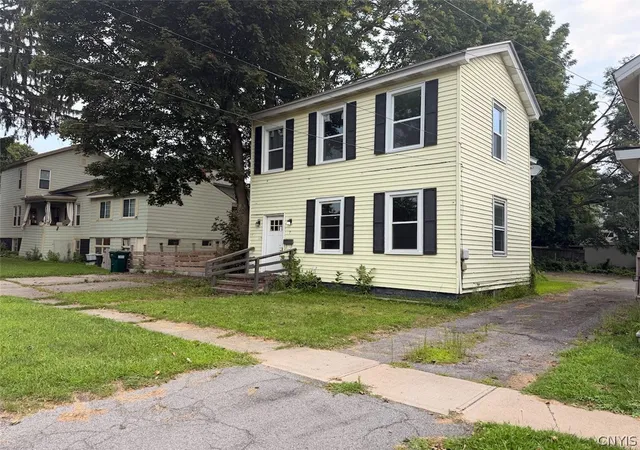 Photo 1 of Single family home for sale at 7 W 9th Street, Oswego, NY 13126 | MLS# S1705334 | Listing updated on 2026-09-13