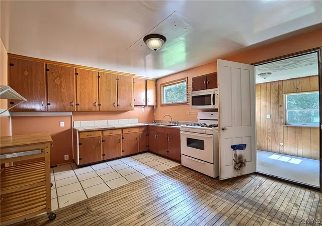 Photo 4 of Sale Pending at 415 W Park St, Rome, NY 13440 | MLS# S1705295 | Listing updated on 2026-08-13