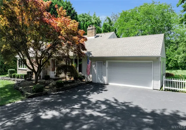 Photo 4 of Single family home for sale at 2717 New Rd, Ransomville, NY 14131 | MLS# B1704483 | Listing updated on 2026-08-24