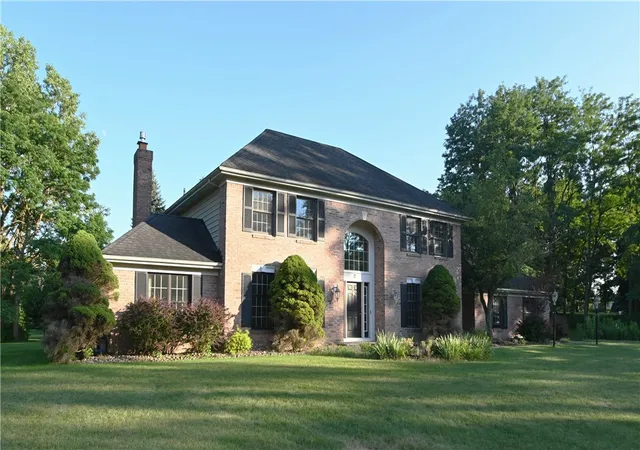 Photo 1 of Sale Pending at 7 Saddle Hl, Honeoye Falls, NY 14472 | MLS# R1705332 | Listing updated on 2026-08-29