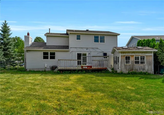 Photo 3 of Sale Pending at 6328 Mayflower Ln, Lake View, NY 14085 | MLS# B1704919 | Listing updated on 2026-08-27