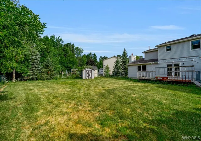 Photo 3 of Sale Pending at 6328 Mayflower Ln, Lake View, NY 14085 | MLS# B1704919 | Listing updated on 2026-08-27