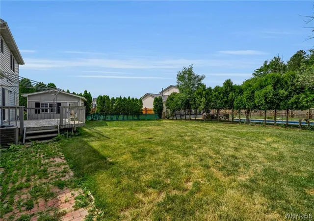 Photo 4 of Sale Pending at 6328 Mayflower Ln, Lake View, NY 14085 | MLS# B1704919 | Listing updated on 2026-08-27