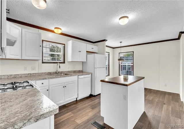Photo 2 of Sale Pending at 1262 Ridgewood Dr, Lockport, NY 14094 | MLS# B1705305 | Listing updated on 2026-08-25