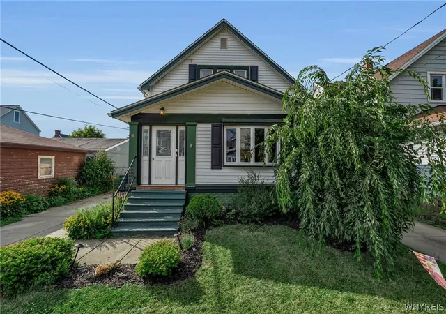 Photo 1 of Sale Pending at 18 Robins St, Buffalo, NY 14220 | MLS# B1701932 | Listing updated on 2026-08-13