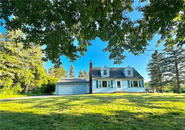 Photo 3 of Single family home for sale at 405 Ogden Parma Tl Rd, Spencerport, NY 14559 | MLS# R1704321 | Listing updated on 2026-08-31