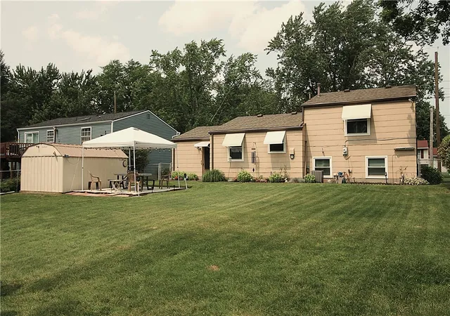 Photo 3 of Sale Pending at 141 Pilot St, Rochester, NY 14606 | MLS# R1705432 | Listing updated on 2026-08-21