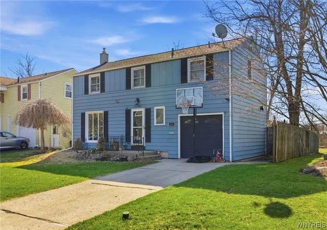 Photo 3 of Single family home for sale at 415 Roycroft Blvd, Buffalo, NY 14226 | MLS# B1704999 | Listing updated on 2026-09-15