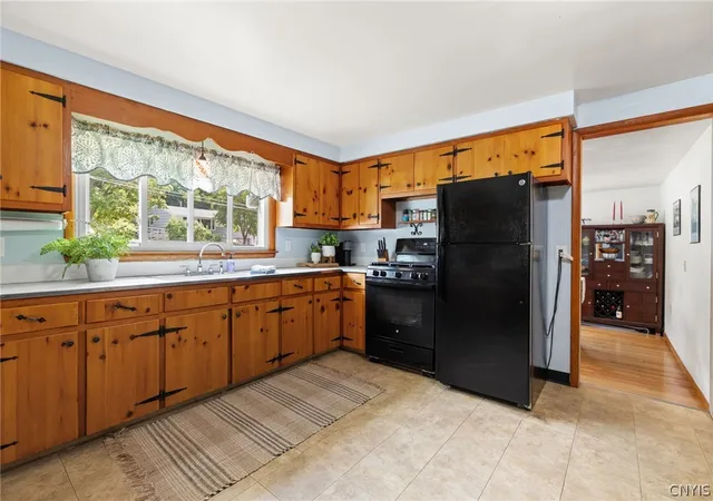 Photo 4 of Sale Pending at 106 Jane Dr, Syracuse, NY 13219 | MLS# S1705434 | Listing updated on 2026-09-09