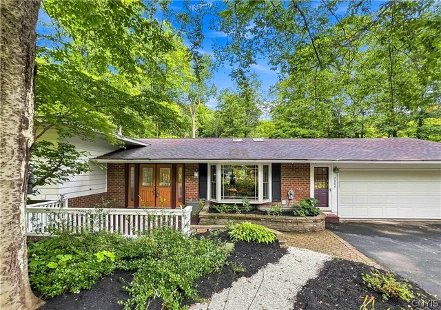 Photo 3 of Sale Pending at 7904 Glenbrook Dr, Baldwinsville, NY 13027 | MLS# S1702913 | Listing updated on 2026-09-01