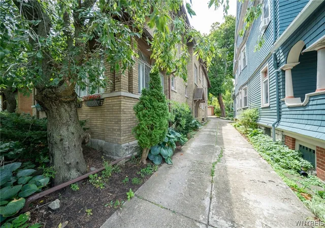 Photo 2 of Sale Pending at 334 Summer St, Buffalo, NY 14222 | MLS# B1703548 | Listing updated on 2026-09-08