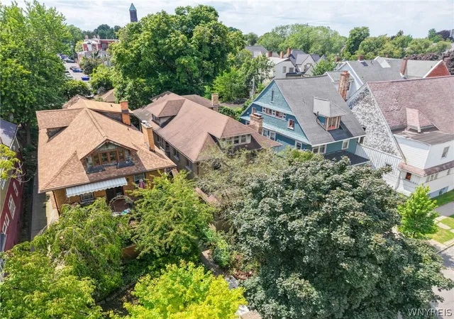 Photo 3 of Sale Pending at 334 Summer St, Buffalo, NY 14222 | MLS# B1703548 | Listing updated on 2026-09-08