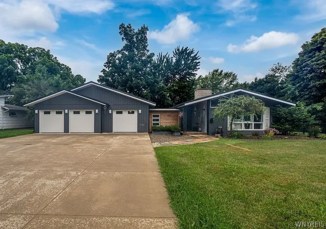 Photo 1 of Sale Pending at 1571 Lakeview Rd, Lake View, NY 14085 | MLS# B1705352 | Listing updated on 2026-08-16