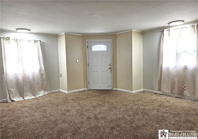 Photo 3 of Single family home for sale at 146 Hoyt St, Dunkirk, NY 14048 | MLS# R1705490 | Listing updated on 2026-09-01