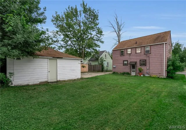 Photo 4 of Sale Pending at 101 Henderson Ave, Buffalo, NY 14217 | MLS# B1705511 | Listing updated on 2026-08-14