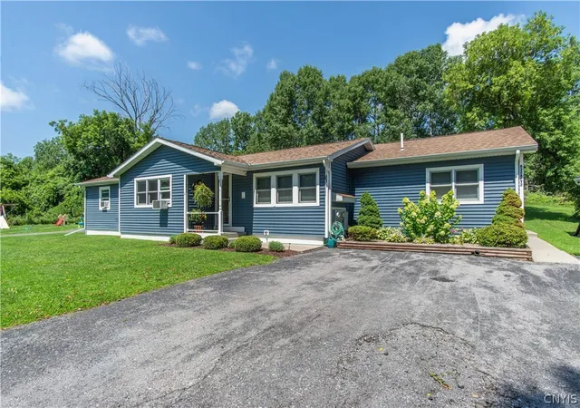 Photo 2 of Sale Pending at 632 Hillcrest Ave, Watertown, NY 13601 | MLS# S1705340 | Listing updated on 2026-08-17