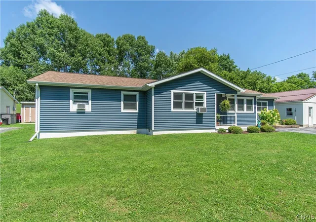 Photo 3 of Sale Pending at 632 Hillcrest Ave, Watertown, NY 13601 | MLS# S1705340 | Listing updated on 2026-08-17