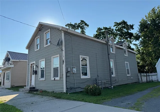 Photo 1 of Single family home for sale at 1114 Ford St, Ogdensburg, NY 13669 | MLS# R1705526 | Listing updated on 2026-09-15