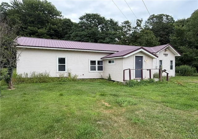 Photo 2 of Single family home for sale at 3860 County Route 6, Oswego, NY 13126 | MLS# S1705569 | Listing updated on 2026-08-09