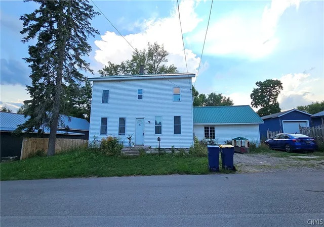 Single family home for sale at 8 Park St Dr, Bernhards Bay, NY 13028 | MLS# S1705491