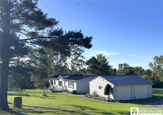 Photo 1 of Manufactured home for sale at 3450 Stone Quarry Rd, Fredonia, NY 14063 | MLS# R1705039 | Listing updated on 2026-09-15