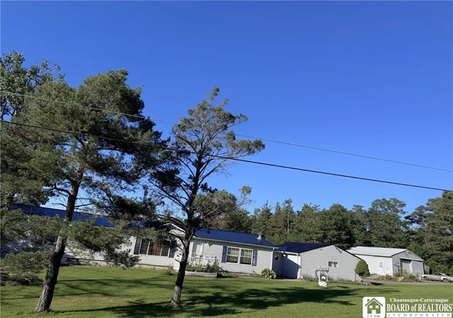 Photo 2 of Manufactured home for sale at 3450 Stone Quarry Rd, Fredonia, NY 14063 | MLS# R1705039 | Listing updated on 2026-09-15