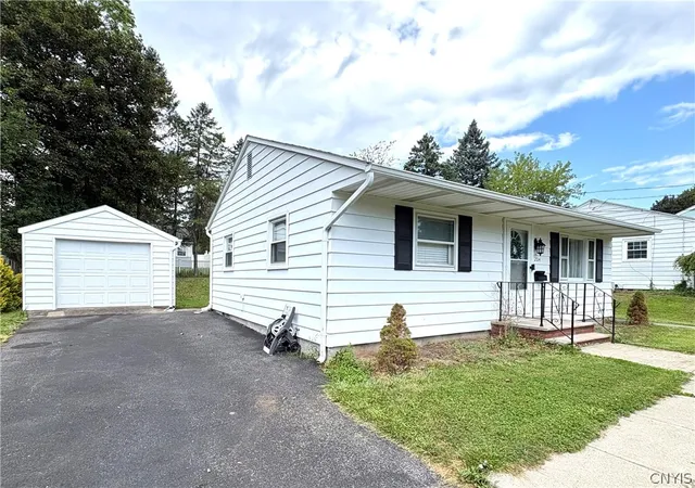 Photo 2 of Single family home for sale at 204 Ardmore Rd, Syracuse, NY 13219 | MLS# S1705591 | Listing updated on 2026-08-12