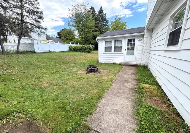 Photo 3 of Single family home for sale at 204 Ardmore Rd, Syracuse, NY 13219 | MLS# S1705591 | Listing updated on 2026-08-12